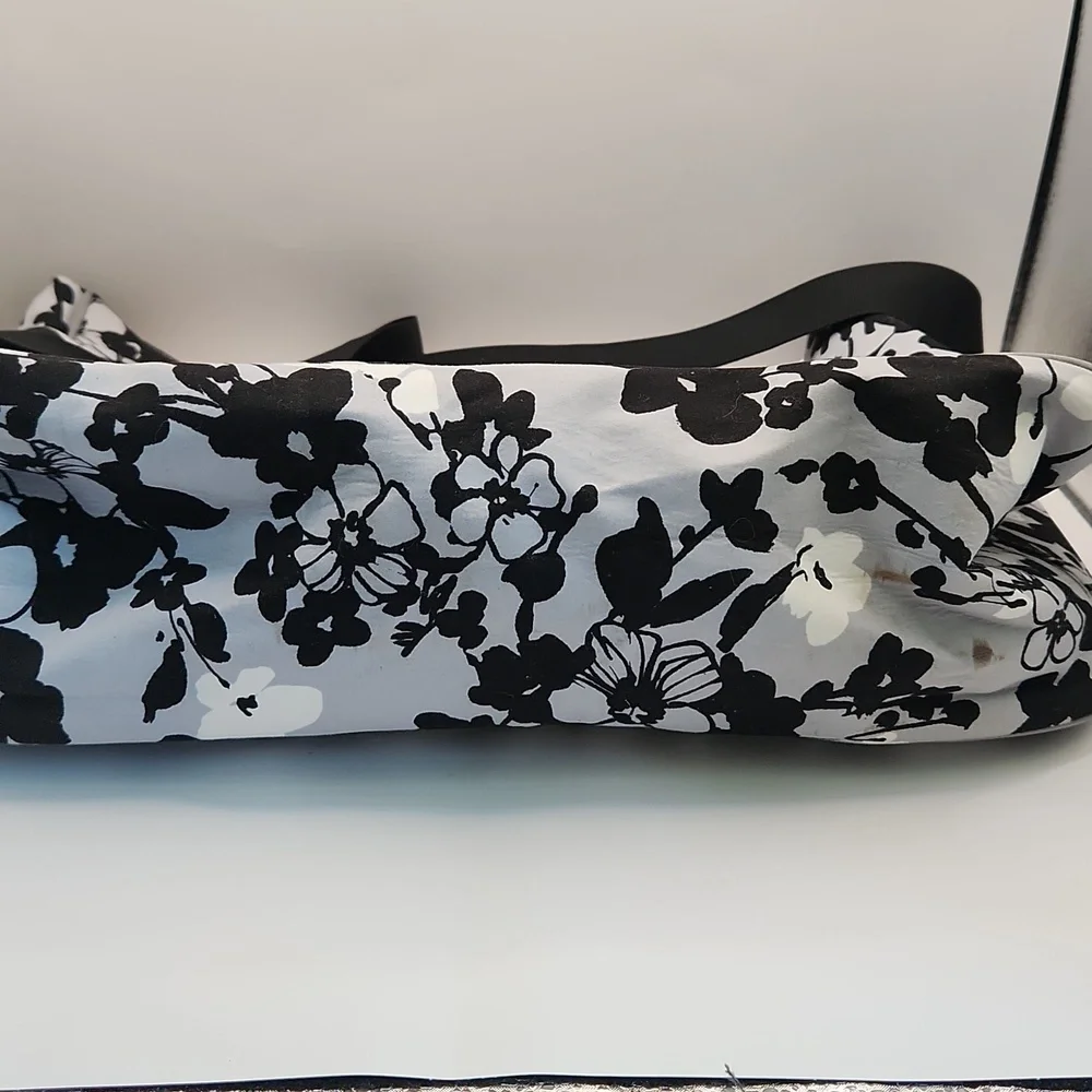 Bumble Floral Baby Bag 17